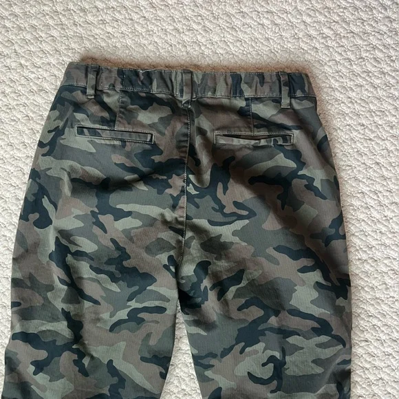 GAP Women’s Girlfriend Chino Camo Pants - sz 10 tall - Picture 3 of 7